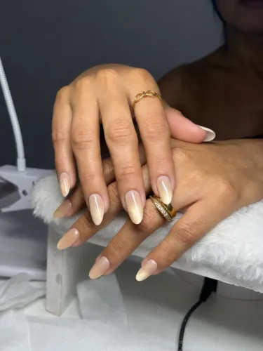 Alongamento de unhas em gel