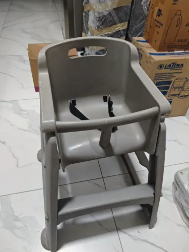 Cadeirinha / Assento de alimentação infantil - RUBBERMAID<br>