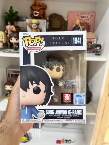 Funko Pop! Animation Solo Leveling Sung Jinwoo E-Rank 1941 Exclusivo