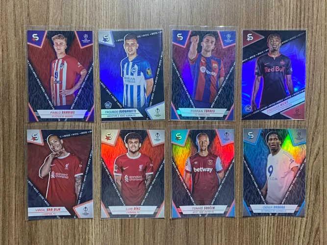 Lote espetacular de 8 cards paralelos MYSTIC da Topps Superstars 23/24
