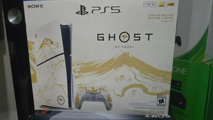 Vendo ou troco playstation 5 ghost.