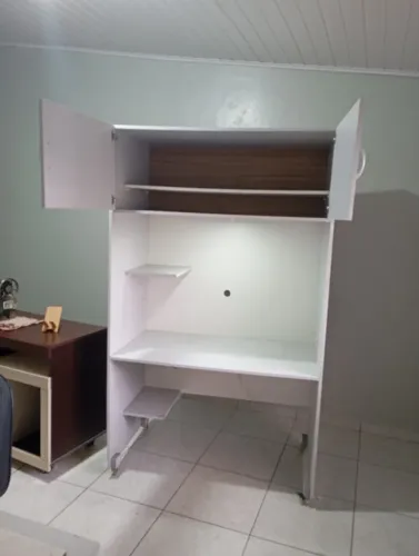 Vendo escrivaninha com rodíziosil, iluminação