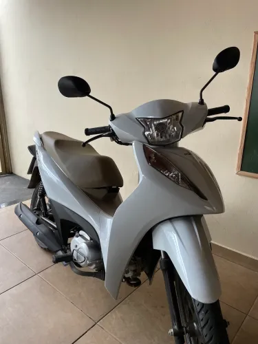 Troco Xre 300 muito conservada 2012 e biz 125 ex 2025 com 5 mil km somente por xt660