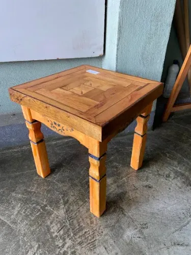 Mesa em madeira maciça rustica com patina envelhecida 