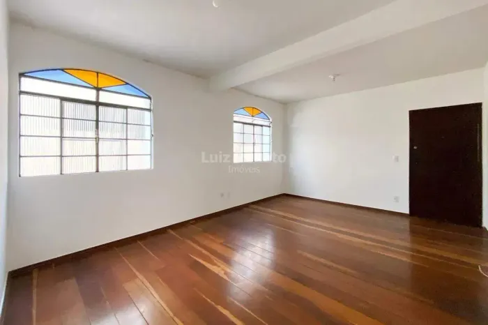 Apartamento à venda no bairro Cidade Nova