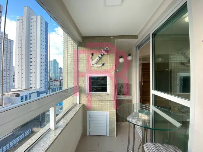 Apartamento mobiliado para locação anual no Centro de Balneário Camboriú