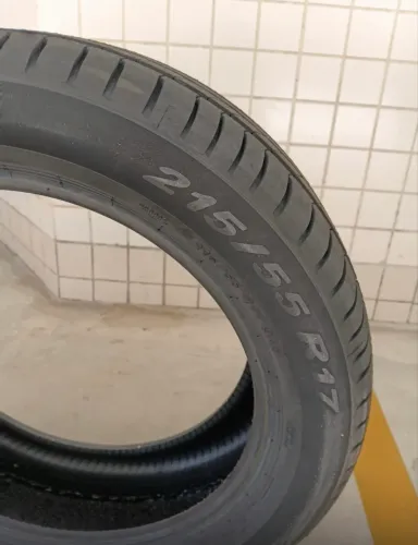 Pneu Pirelli Scorpion 215/55 R17 Novo - SUV e Utilitário.