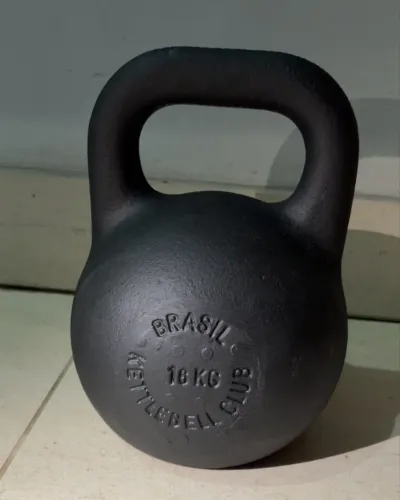 Kit de Kettlebell 12 e 16kg