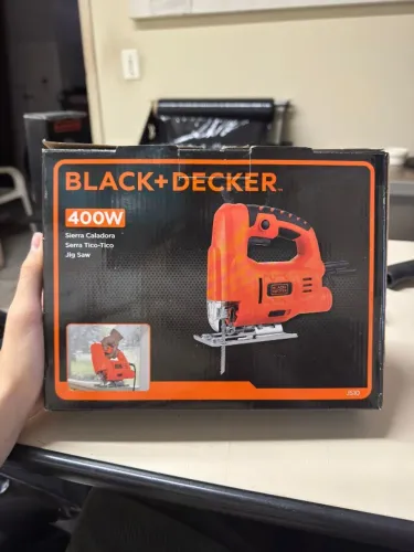 Serra Tico-Tico Black+Decker JS10 de 400W para Cortes de 65mm