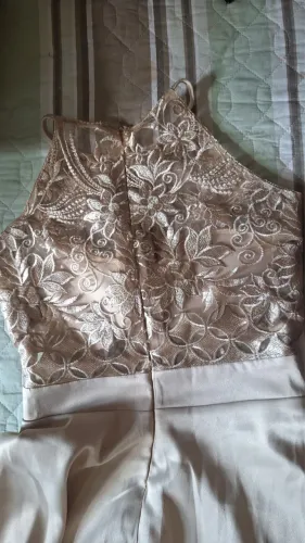 Vestido de festa cor bege