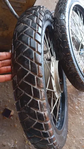 Vendo duas rodas da fan 150 pega freio a disco 