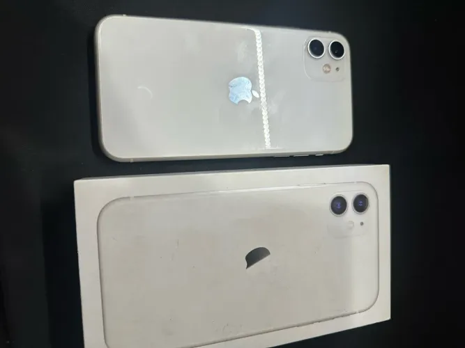 iPhone 11 branco ( impecável ) TODO ORIGINAL