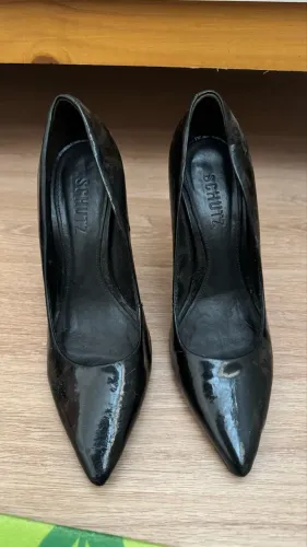 Scarpin Preto Verniz Bico Fino Salto Agulha Cobra Dourado (Usado)
