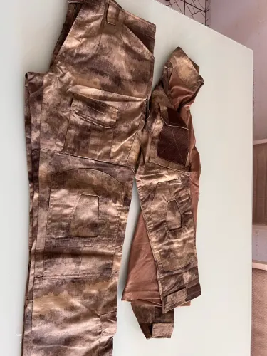 Conjunto tático camuflado padrão atacs au TAM M