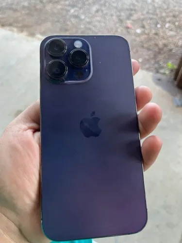 Vendo ou troco por tv 50 ou 55 mais volta pra mim iPhone 14 Pro Max