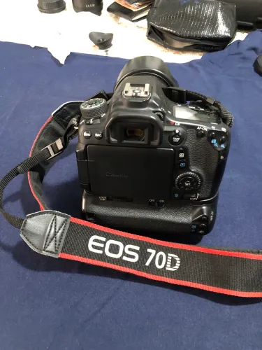 Cânon EOS 70D completa pouco uso