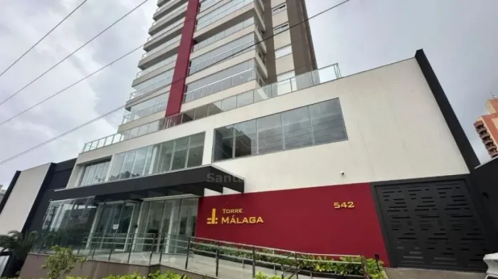 Apartamento à venda no Condomínio Torre Málaga no Centro de Cambé