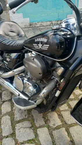 Shadow 750