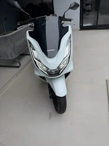PCX 160 ABS - Moto semi nova de idoso 