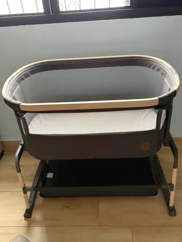 Berço portátil acoplado com balanço maxi cosi