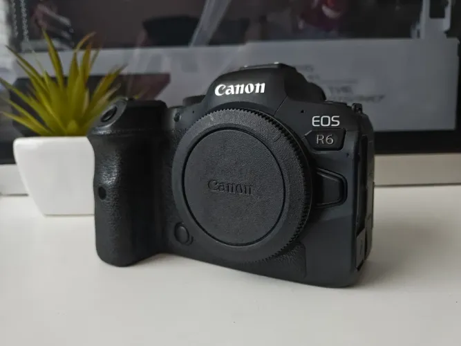 Canon R6