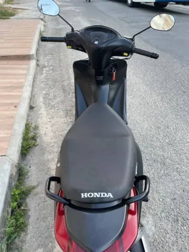Vendo moto Honda Biz cor preta ano 2016 emplacada placa final 5 - valor de 10.500,00
