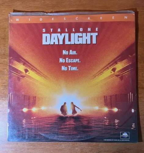 Laserdisc LD - Stallone Daylight  - EM ÓTIMO ESTADO AINDA NO PLÁSTICO