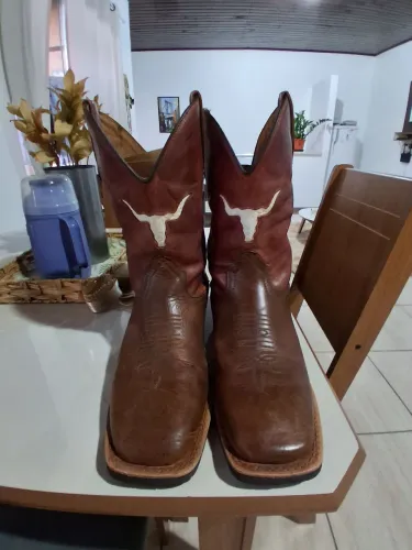 Bota BOI BRANCO.