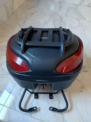 Baú bauleto Riders 48L com grade externa 