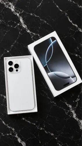 iPhone 16 Pro Max White 256GB com menos de um ano de uso - em estado de zero!