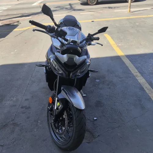 Triumph 765r