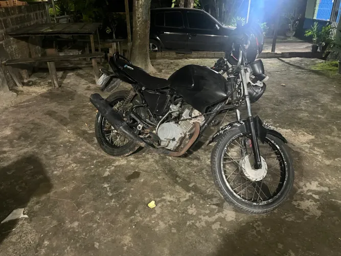 Vende-se uma moto 