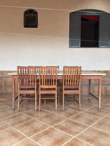 Mesa Kit Com 6 Cadeiras De Madeira Sucupira 