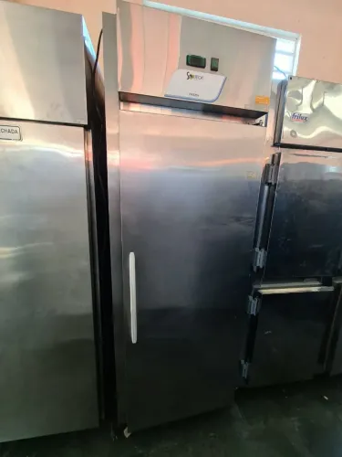 Freezer vertical 