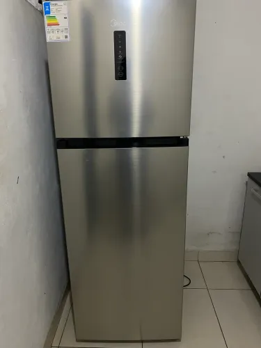 Geladeira Midea