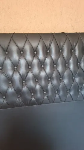 Vende -se cabeceira de cama casal semi novo.,150,00