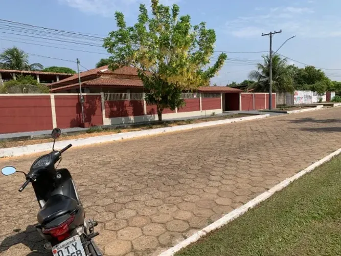 Casa grande com piscina- 3 lotes - 5 quartos - perto do rio