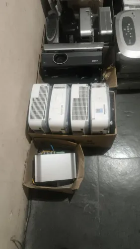 Lote de projetores multimídia 