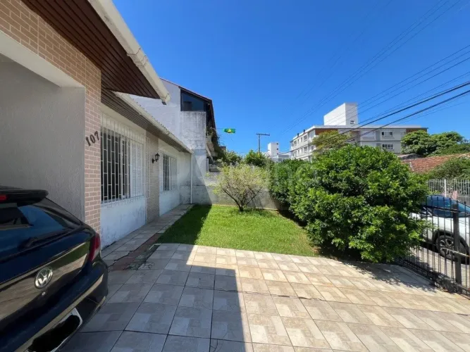 Casa para Venda em Florianópolis, Coqueiros, 4 dormitórios, 1 suíte, 3 banheiros, 2 vagas