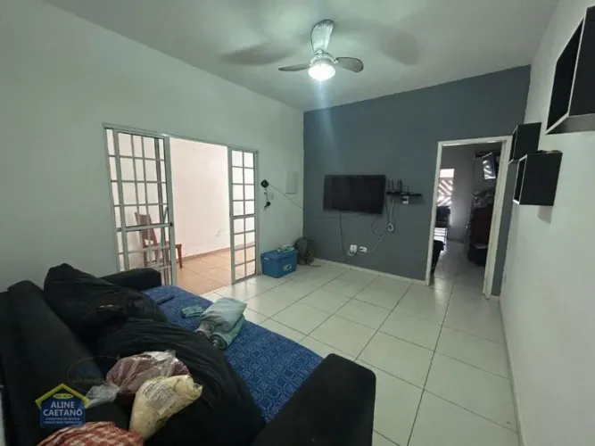 Casa em Vila Guilhermina - Praia Grande, SP