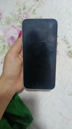 iPhone 13 funcionando perfeitamente