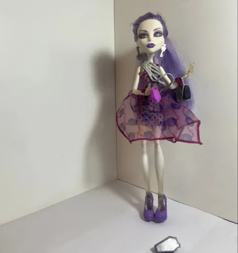 Boneca Spectra Monster High