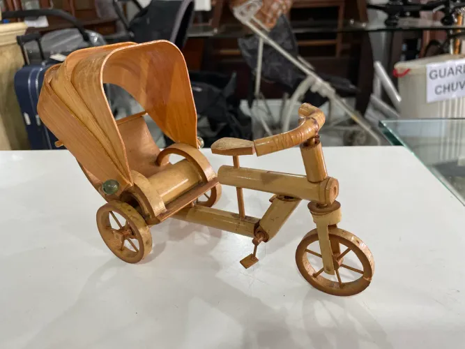 Decoração Bicicleta Feita de Bambu