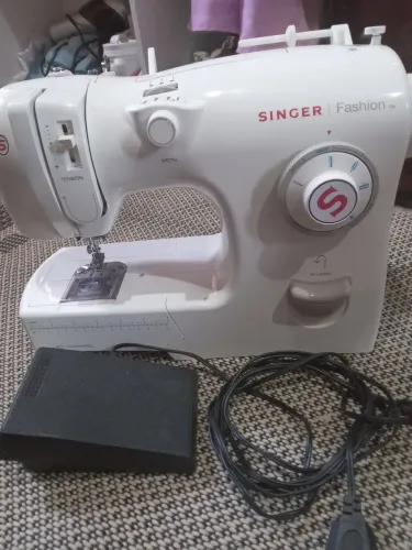 Máquina de costura Singer 