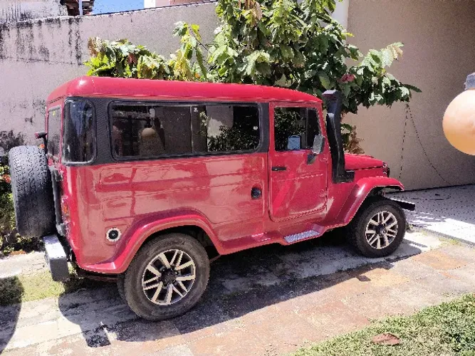 Toyota Band.Jipe Cap.de Aço Chas. Longo Diesel 1988