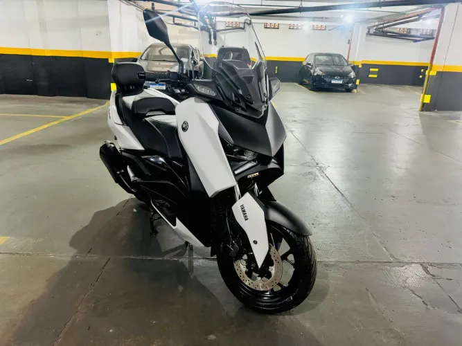 Yamaha | XMAX (Connect) | 250cc | 2025 | (C/Acessórios)