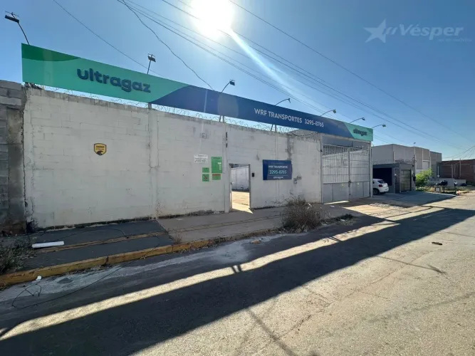 Prédio Comercial - Rua Professora Edna Pimentel Qd. 05 Lt. 20/21 e 04/05 - Res. Portal San
