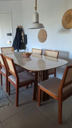Mesa de Jantar com 6 cadeiras