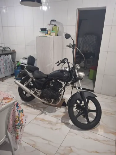 Dafra kansas. Customizada. Toda em dias