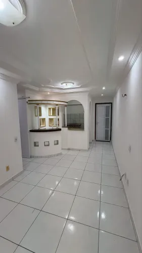 Alugo Apartamento (Condomínio Praia Verde) / Contato: *90.